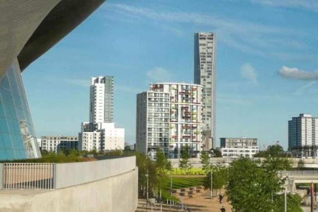 New Manhattan Loft Gardens Stratford London Exterior photo