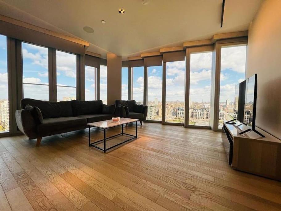 New Manhattan Loft Gardens Stratford London Exterior photo